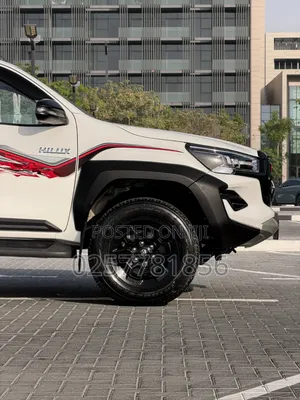 Toyota Hilux 2023 White