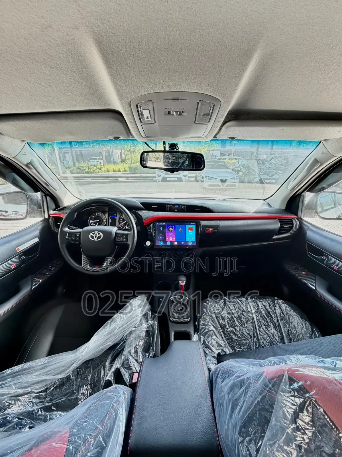 Toyota Hilux 2023 White