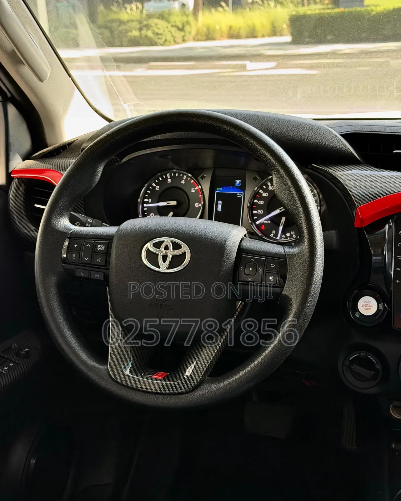 Toyota Hilux 2023 White
