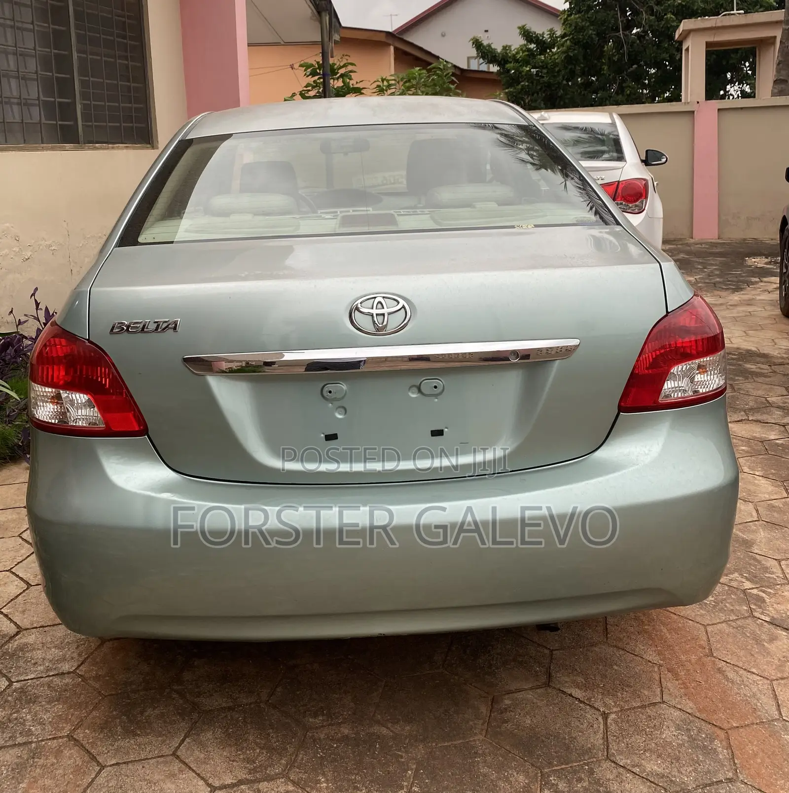 Toyota Belta 2010 Green