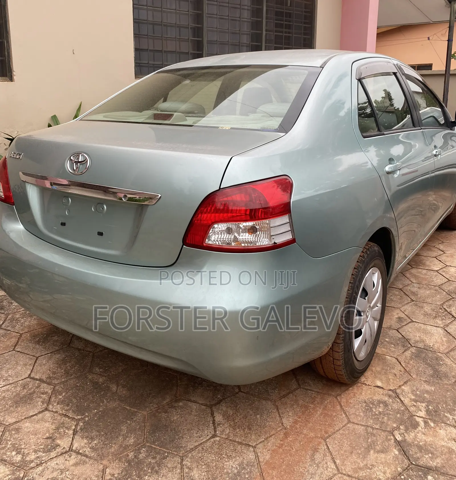 Toyota Belta 2010 Green