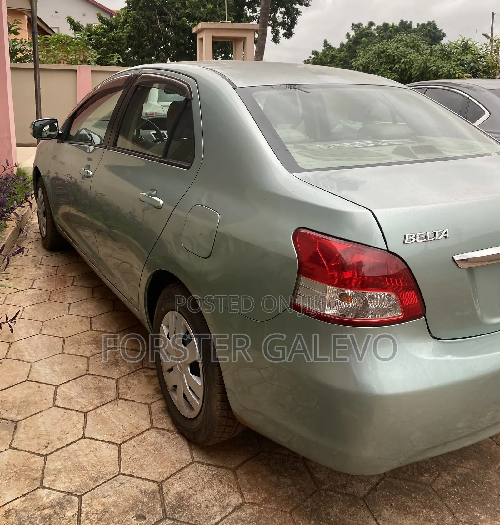 Toyota Belta 2010 Green