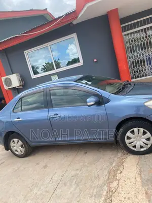 Toyota Belta 2010 Blue