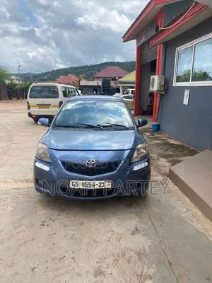 Toyota Belta 2010 Blue