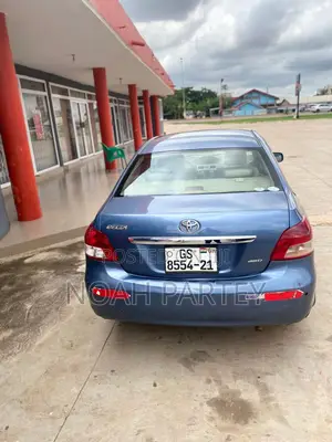 Toyota Belta 2010 Blue