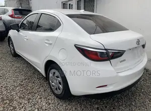 Toyota Yaris iA 1.5 FWD 2019 White