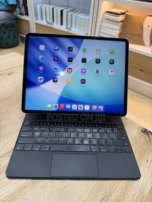 Apple iPad Pro 12.9 (2022) 256 GB Gray