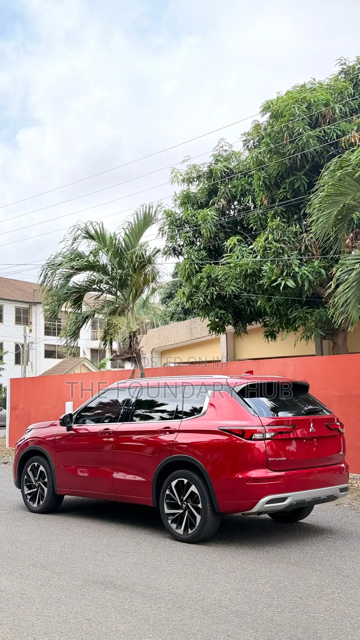Mitsubishi Outlander SE Launch Edition 2022 Red