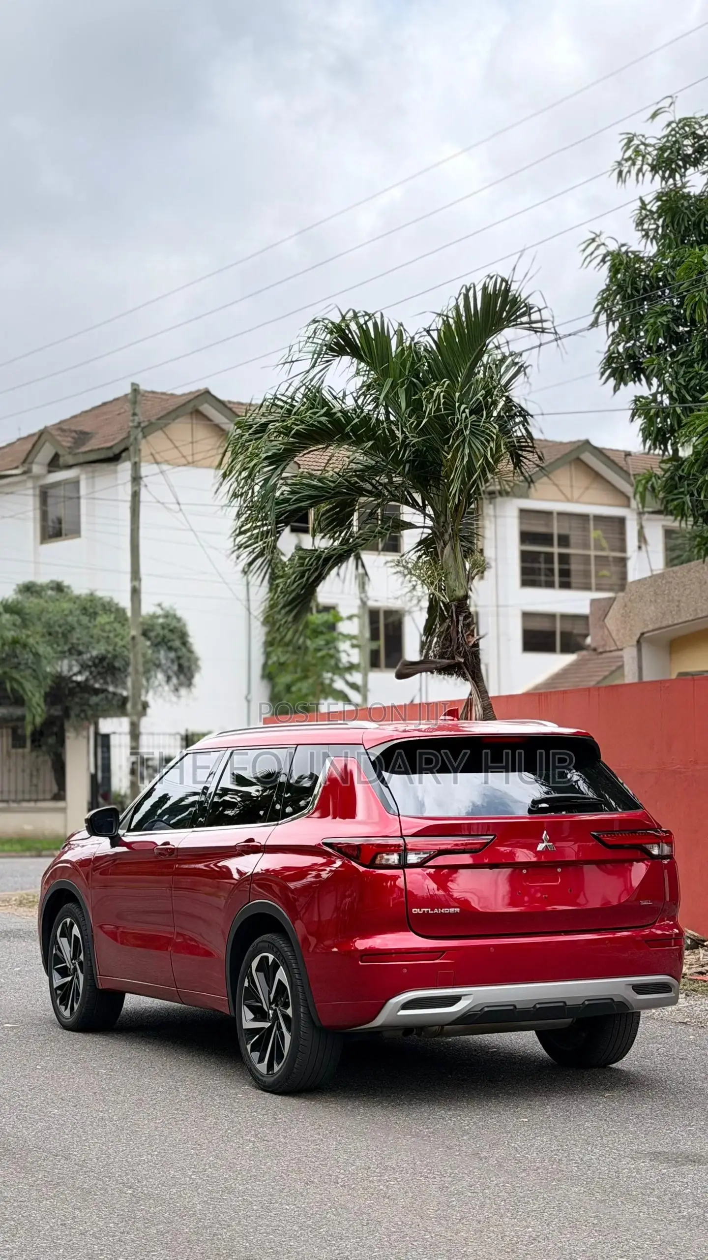 Mitsubishi Outlander SE Launch Edition 2022 Red