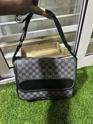 Quality and Classic Hand Bag