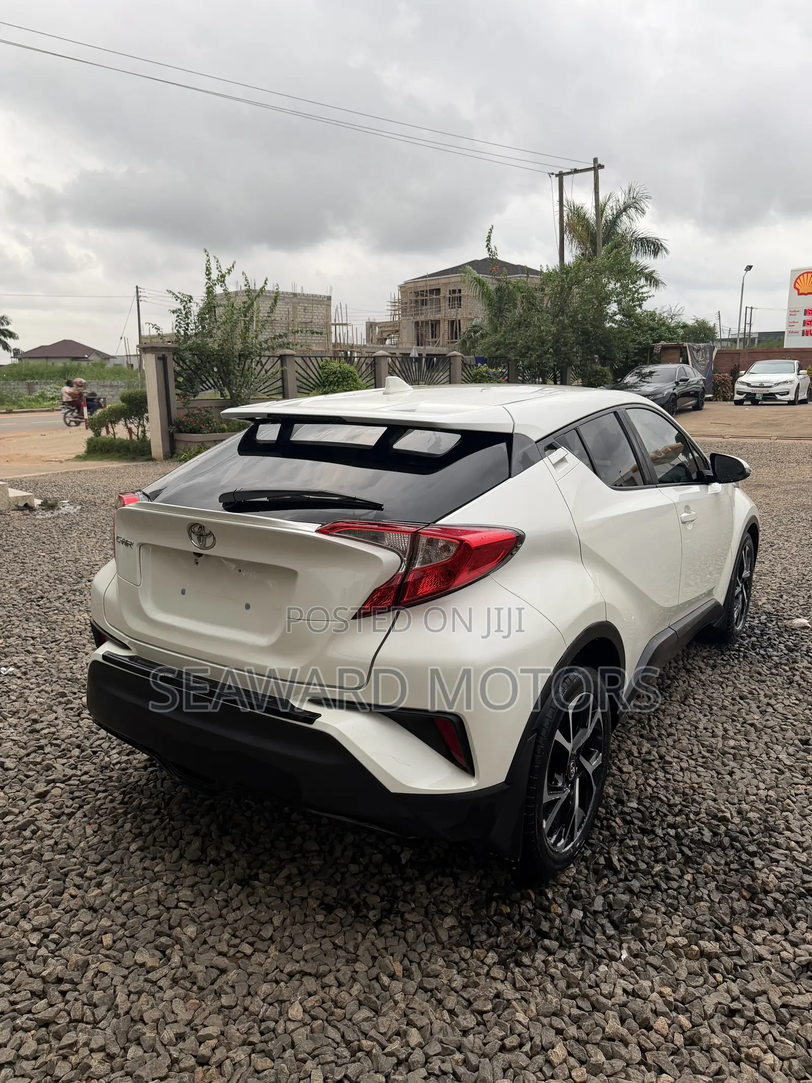 Toyota C-HR XLE Prermium FWD (2.0L 4cyl 2AM) 2018 White