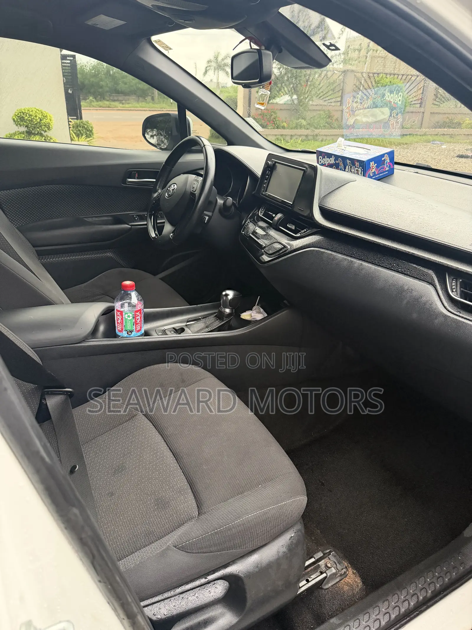 Toyota C-HR XLE Prermium FWD (2.0L 4cyl 2AM) 2018 White