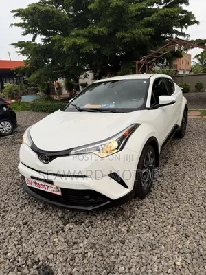 Toyota C-HR XLE Prermium FWD (2.0L 4cyl 2AM) 2018 White