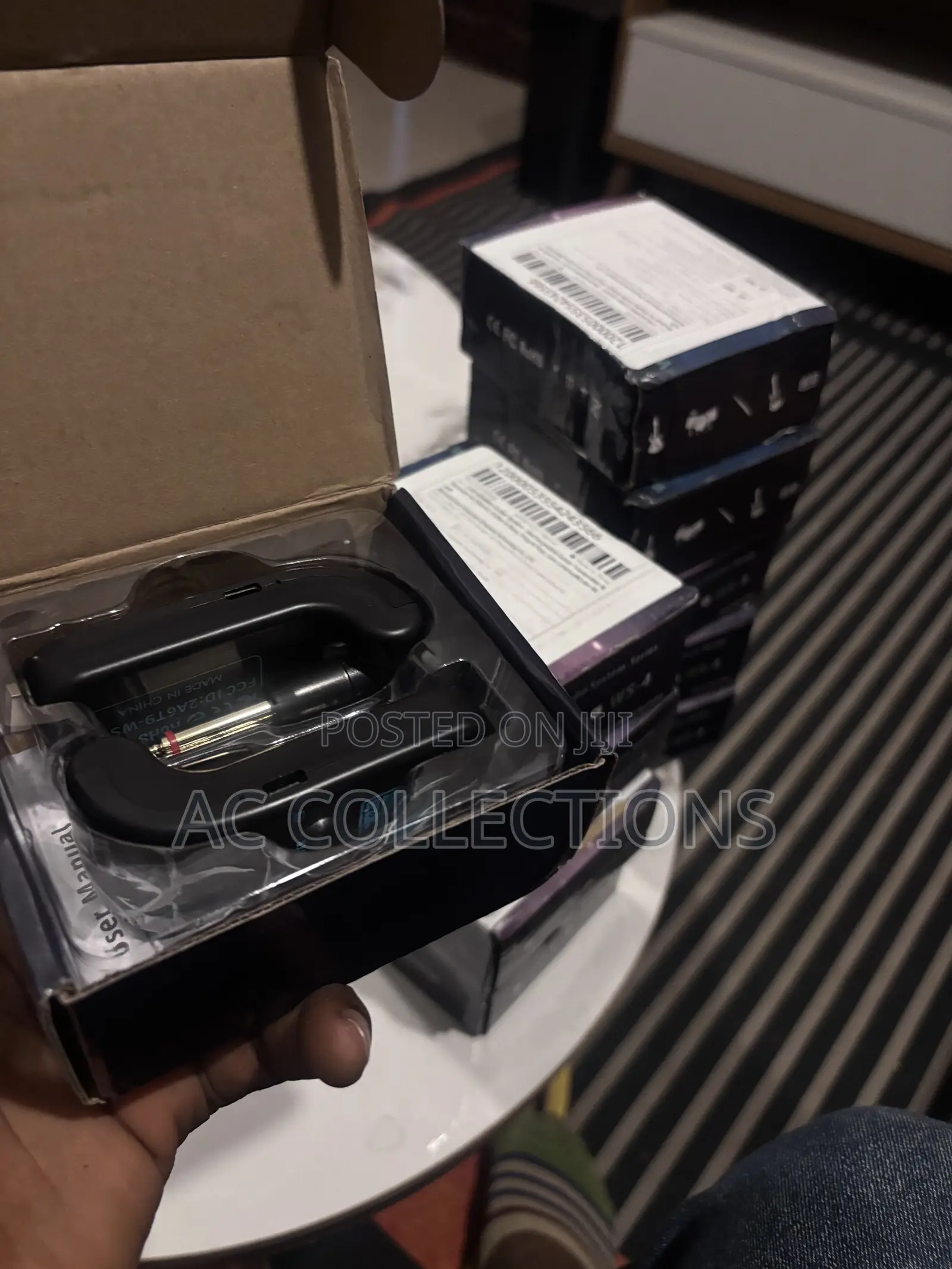 Black Wireless Guitar