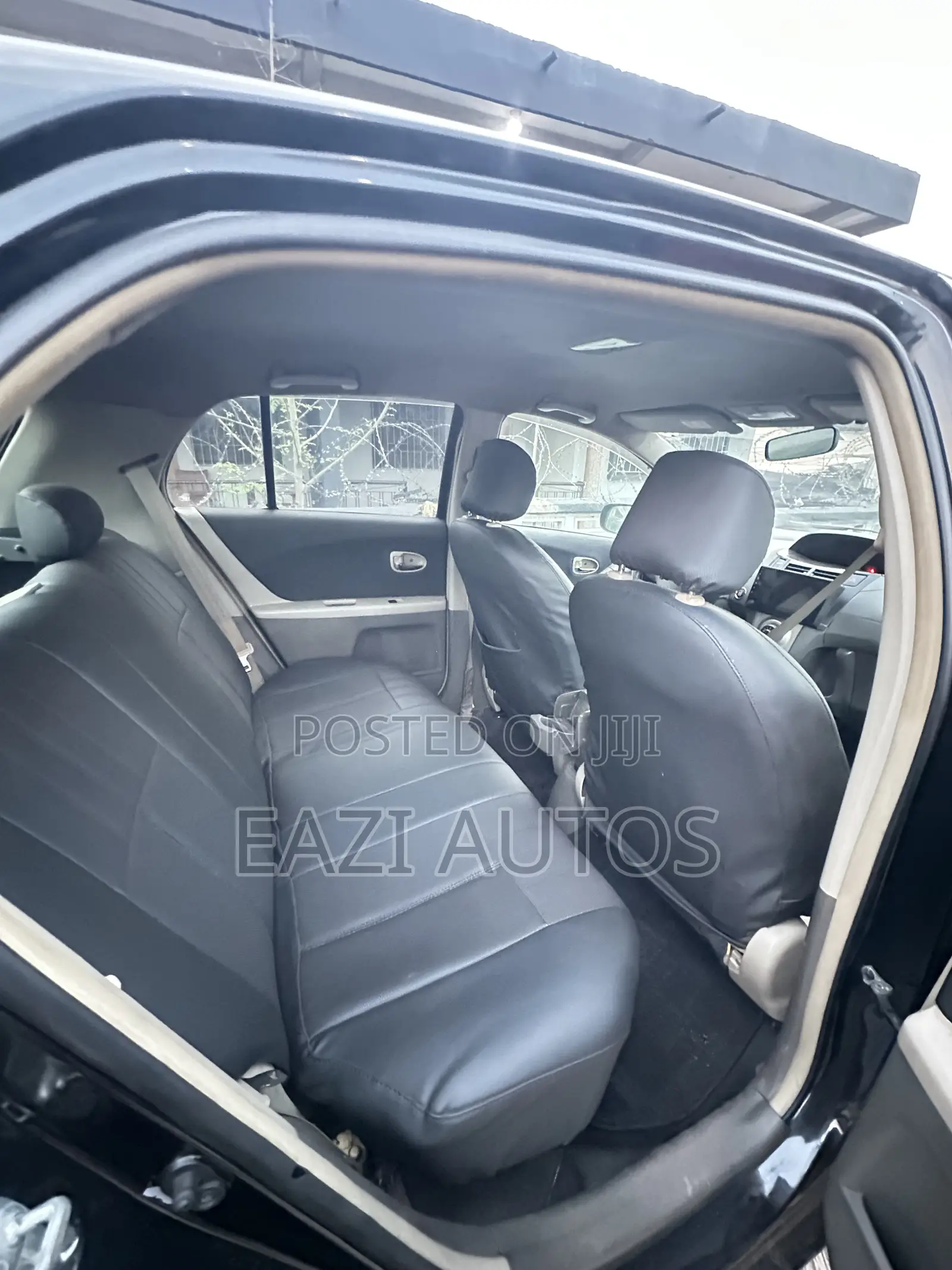 Toyota Vitz 2010 Black