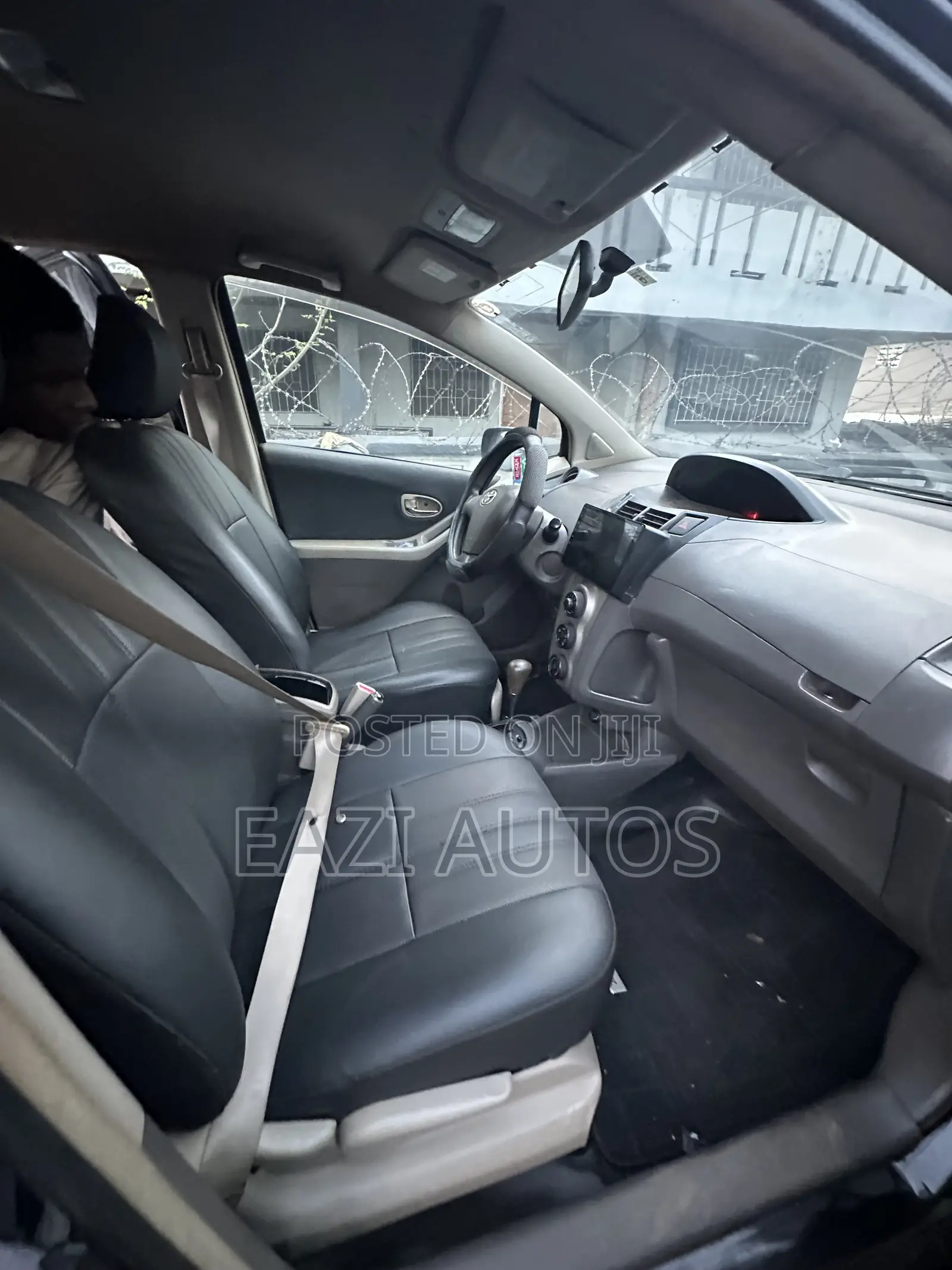 Toyota Vitz 2010 Black