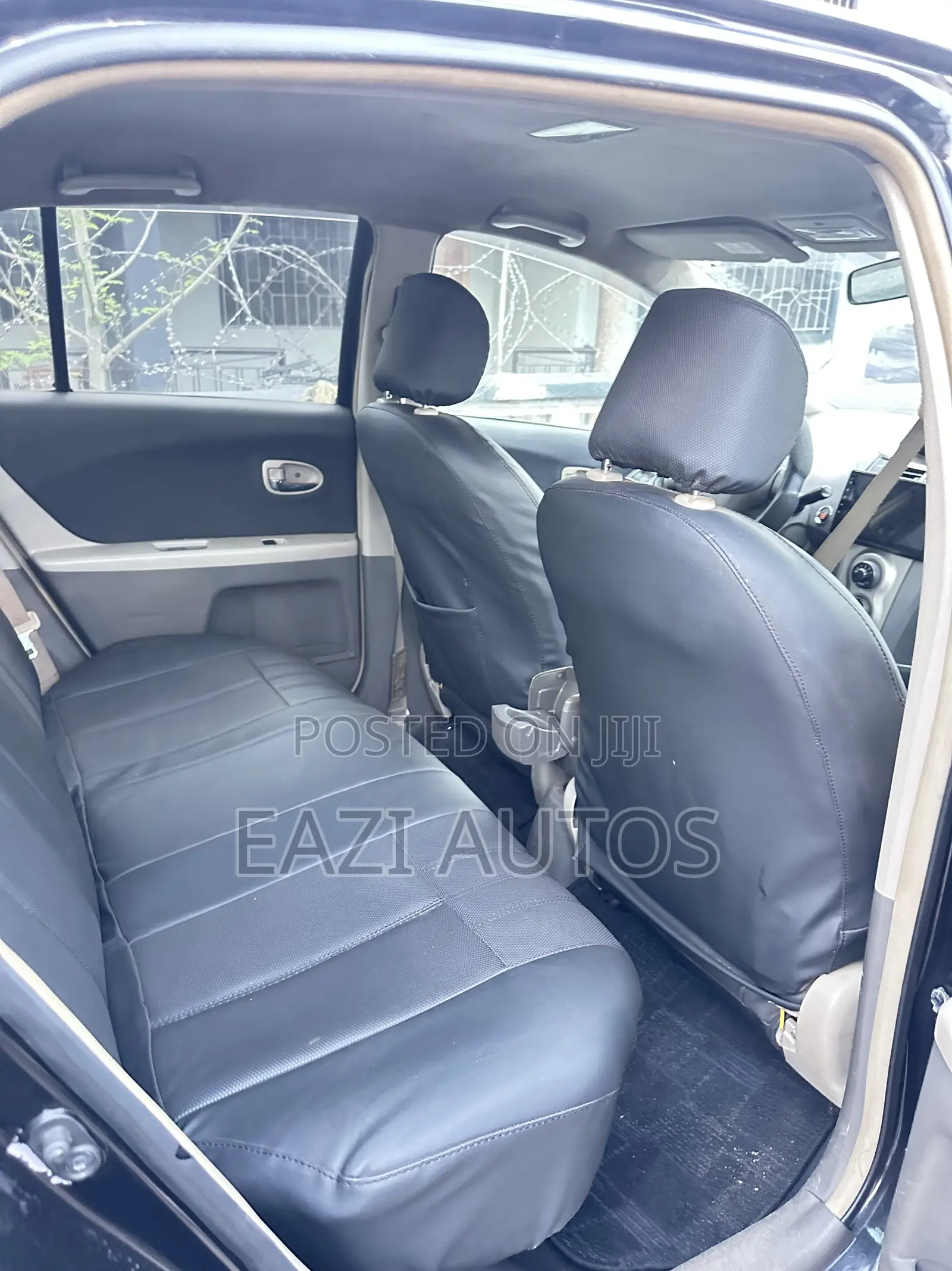 Toyota Vitz 2010 Black