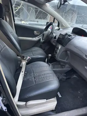 Toyota Vitz 2010 Black