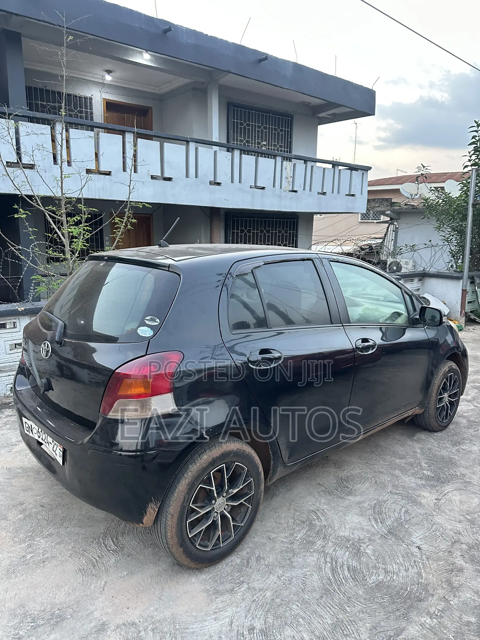 Toyota Vitz 2010 Black
