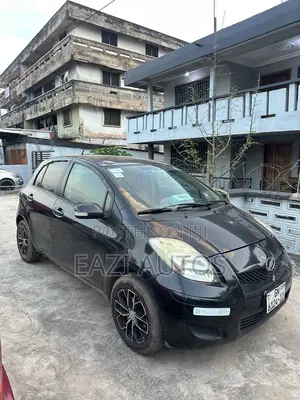Toyota Vitz 2010 Black