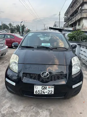 Toyota Vitz 2010 Black