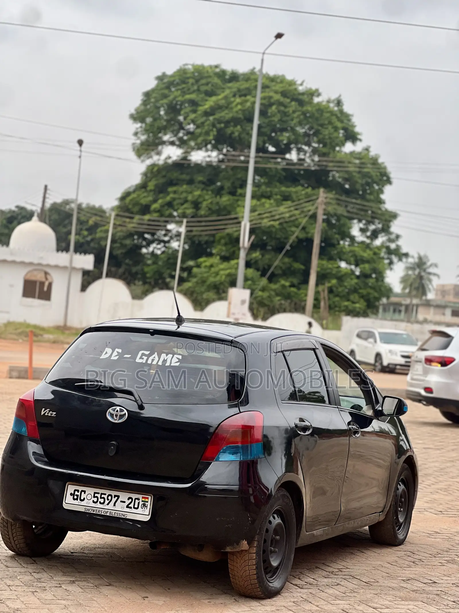 Toyota Vitz 2010 Black