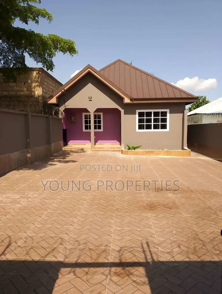 2bdrm House in Amasaman Asalahaja for rent