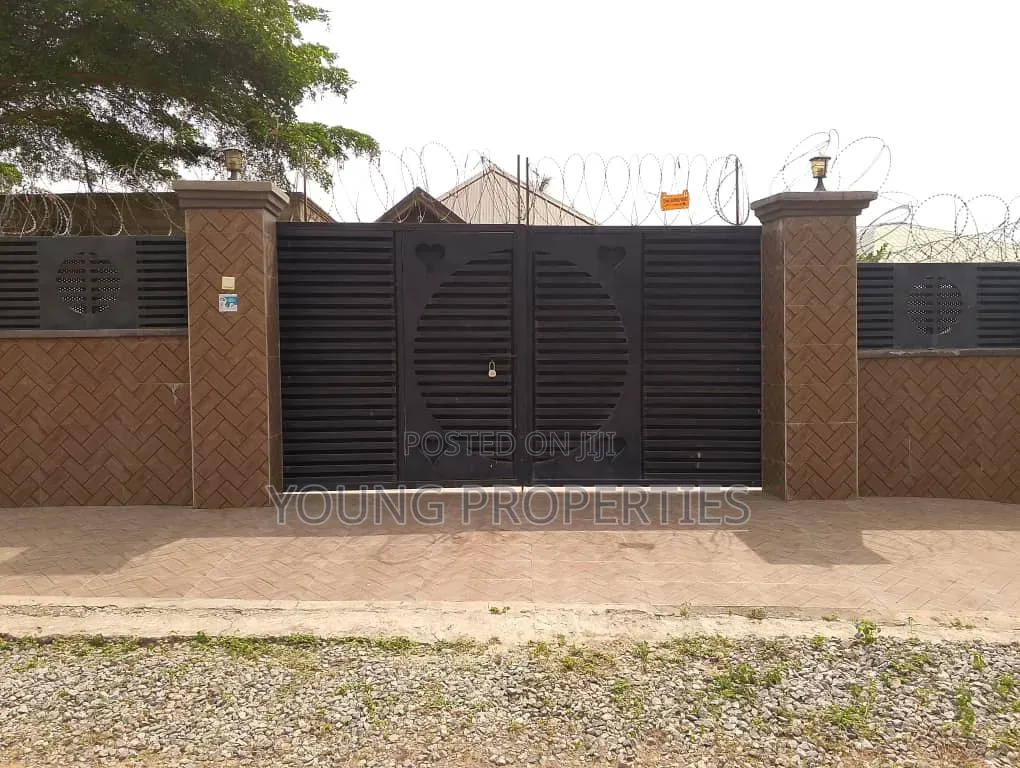 2bdrm House in Amasaman Asalahaja for rent