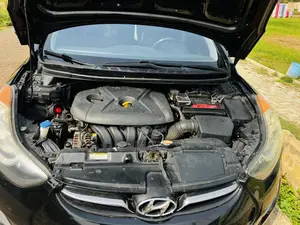 Hyundai Elantra Limited Sedan FWD (1.8L 4cyl 6A) 2013 Black