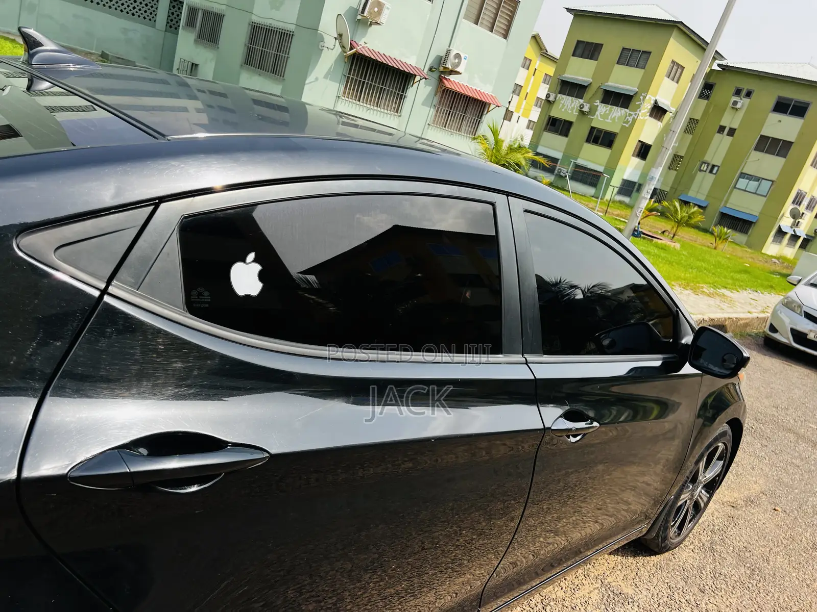 Hyundai Elantra Limited Sedan FWD (1.8L 4cyl 6A) 2013 Black