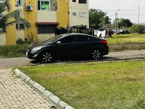 Hyundai Elantra Limited Sedan FWD (1.8L 4cyl 6A) 2013 Black