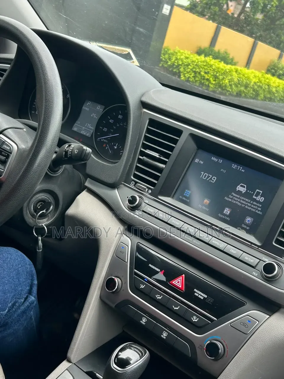 Hyundai Elantra 2017 Red