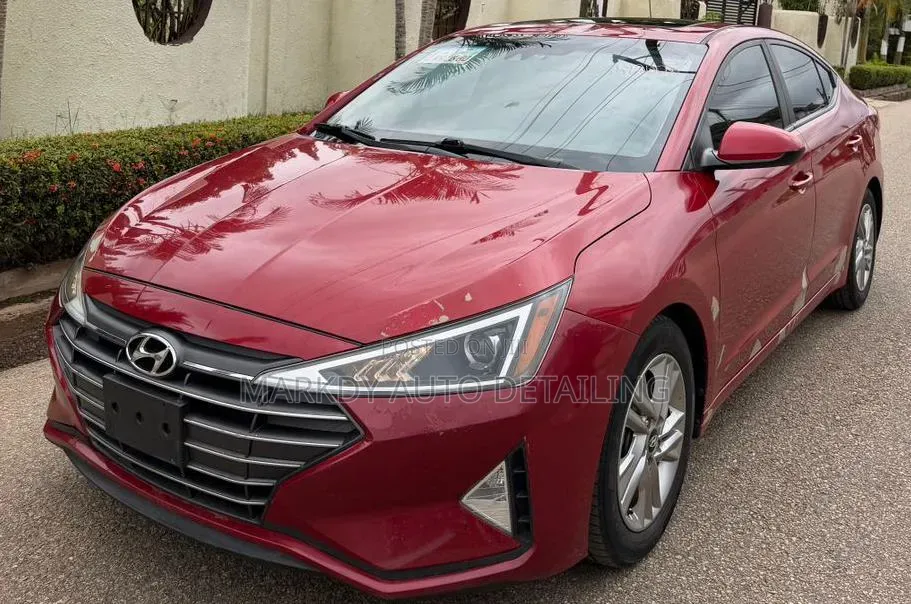 Hyundai Elantra 2017 Red