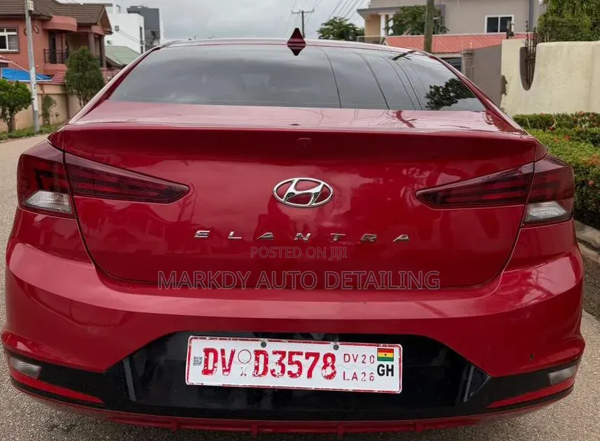 Hyundai Elantra 2017 Red