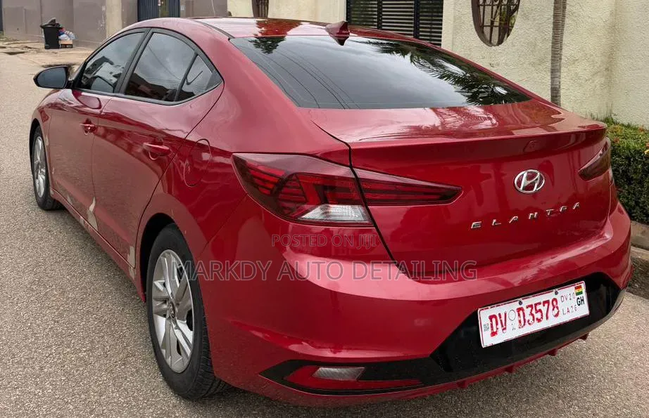 Hyundai Elantra 2017 Red