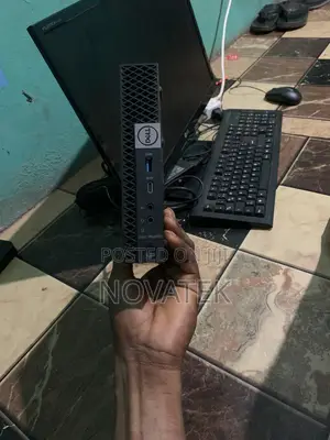 Desktop Computer Dell OptiPlex 7060 8GB Intel Core i7 SSD 256GB