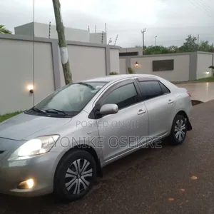 Toyota Belta 2009 Gray