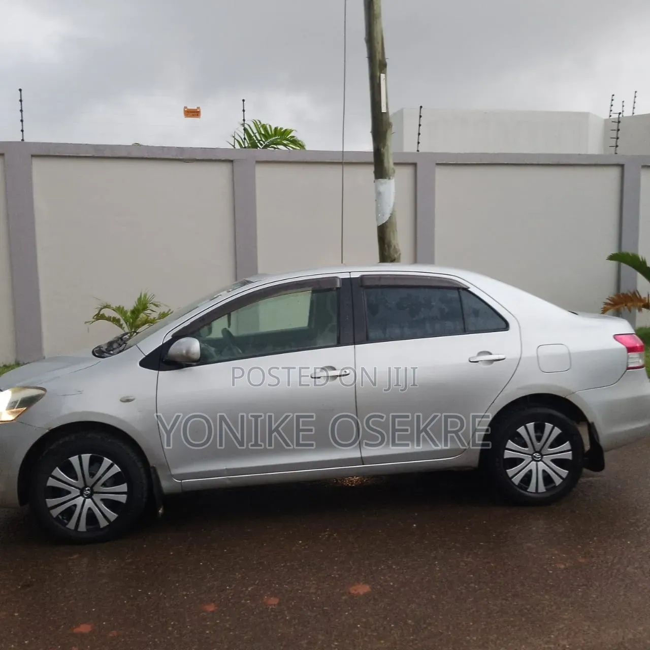 Toyota Belta 2009 Gray