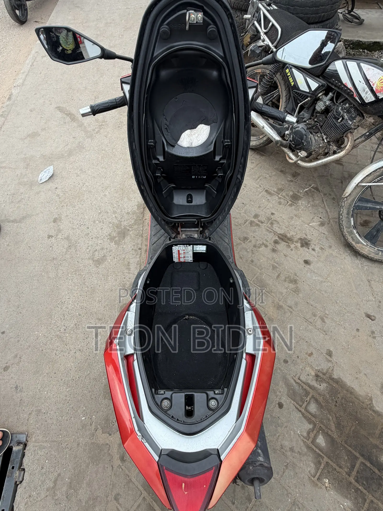Piaggio Scooter 2020 Red