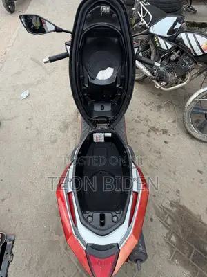 Piaggio Scooter 2020 Red