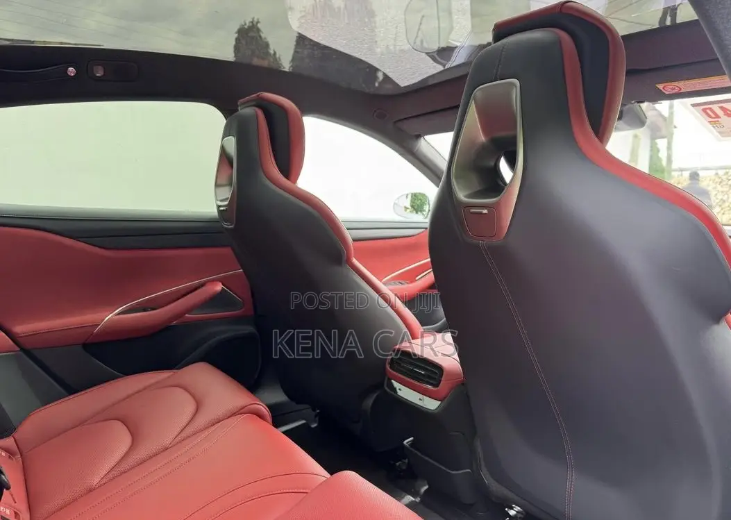 Xiaomi SU7 Max EV AWD 2025 Off white