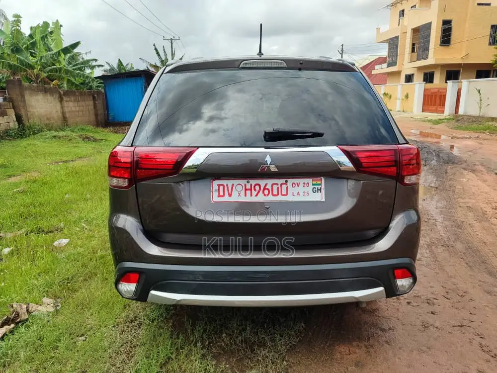 Mitsubishi Outlander 2016