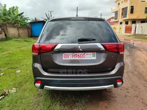 Mitsubishi Outlander 2016