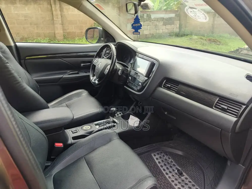 Mitsubishi Outlander 2016