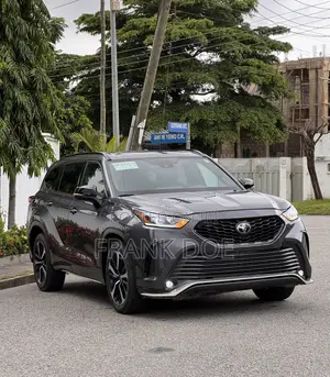 Toyota Highlander XSE 2021 Gray