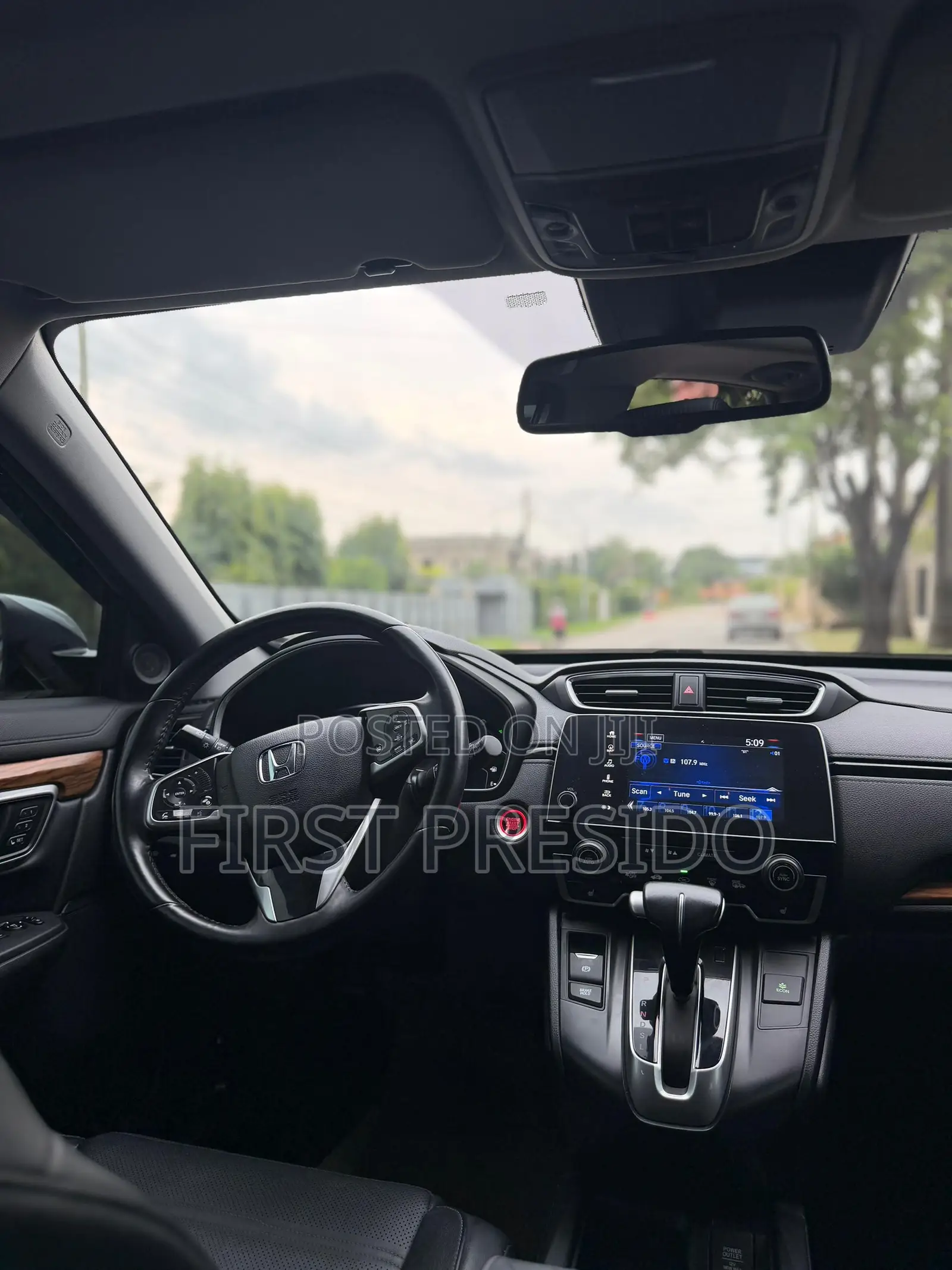 Honda CR-V Touring 4dr SUV AWD (1.5L 4cyl CVT) 2017 Silver