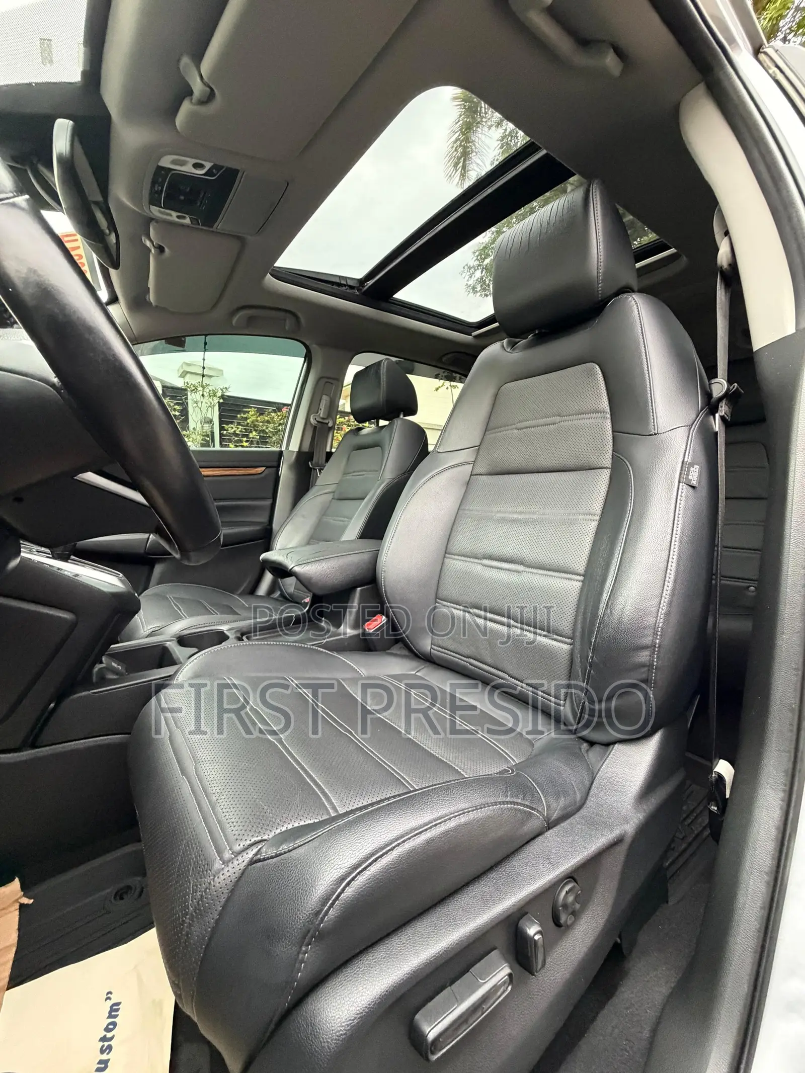 Honda CR-V Touring 4dr SUV AWD (1.5L 4cyl CVT) 2017 Silver