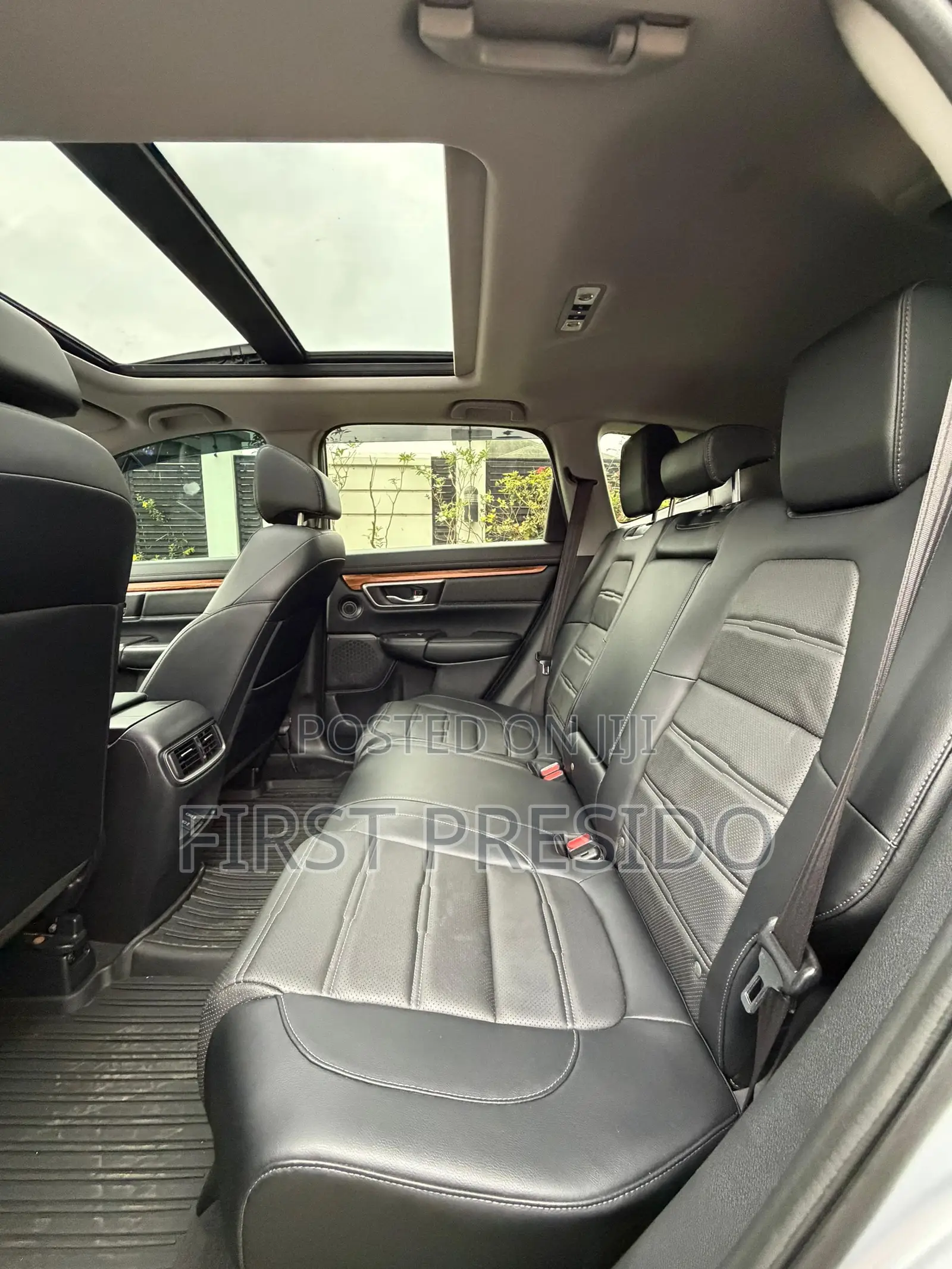 Honda CR-V Touring 4dr SUV AWD (1.5L 4cyl CVT) 2017 Silver