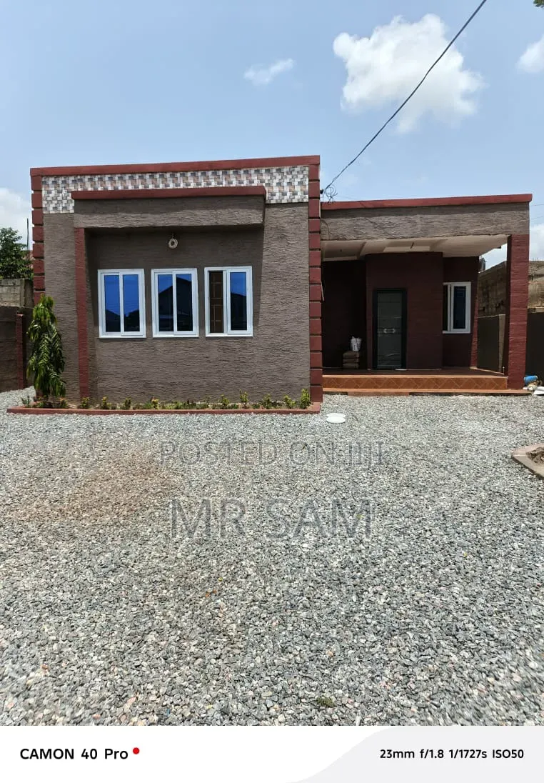 3bdrm House in Adenta Oyarifa, Ga South Municipal for sale