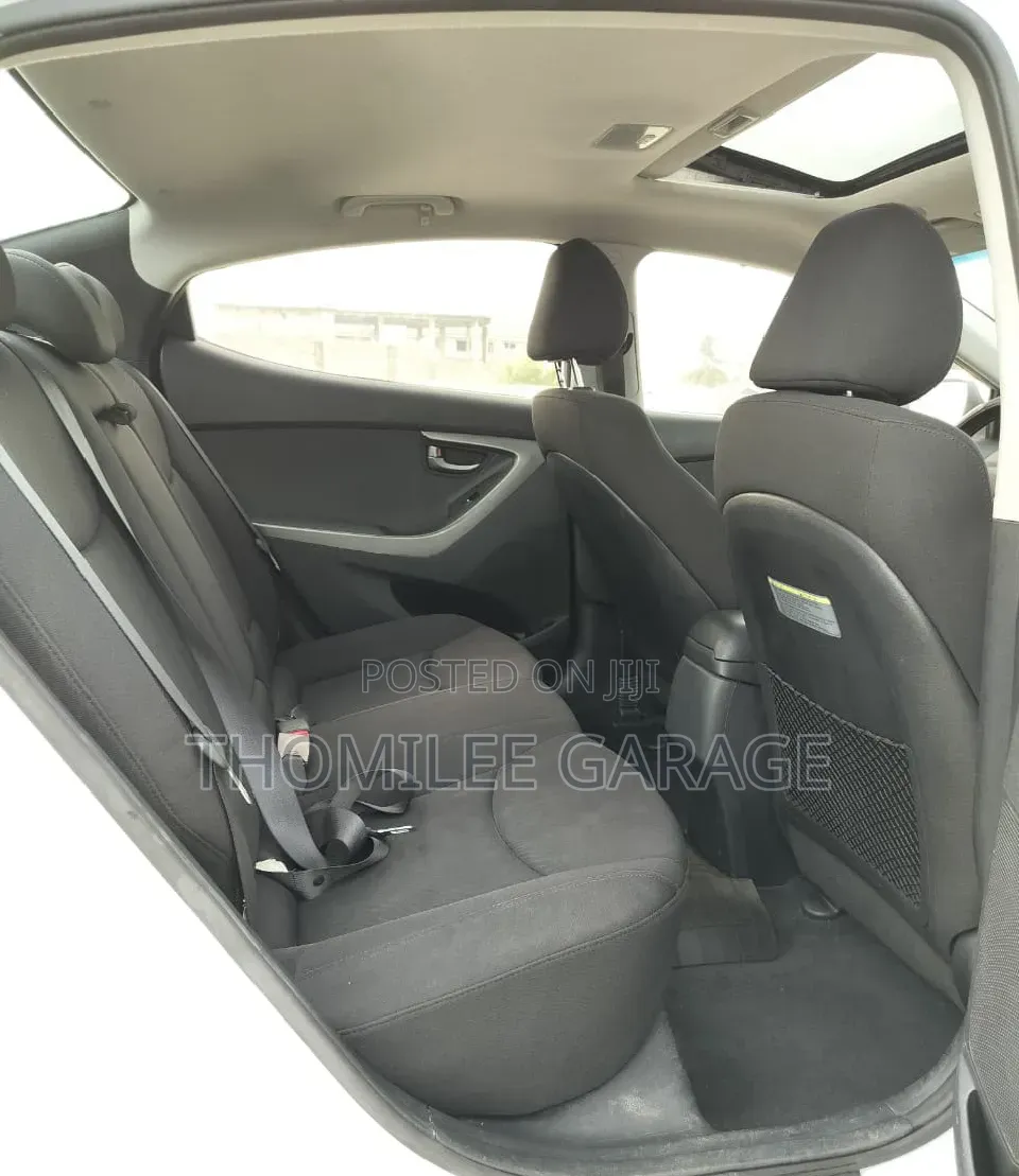 Hyundai Elantra SE 4dr Sedan (1.8L 4cyl 6A) 2015 White